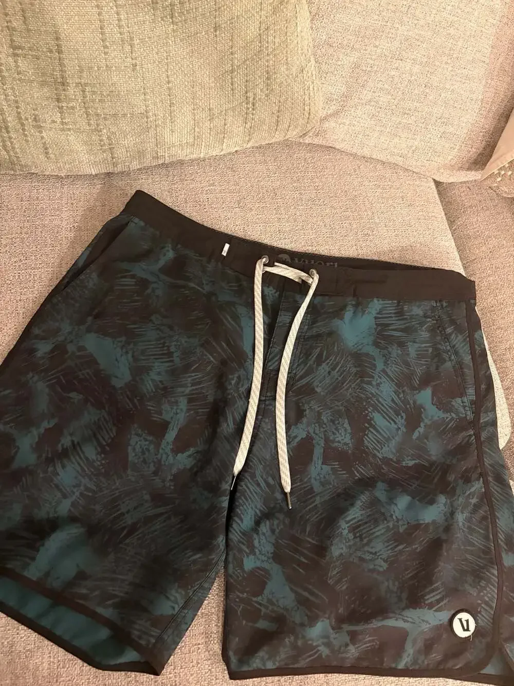 Vuori Cruise Boardshorts in Teal/Black Abstract Print
